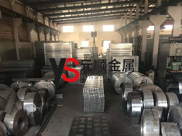 鋼跳板廠家建議你這樣買(mǎi)鋼跳板